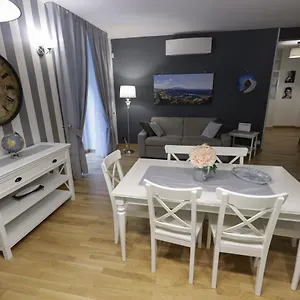 https://happy-house-31.hotels-amalfi.com